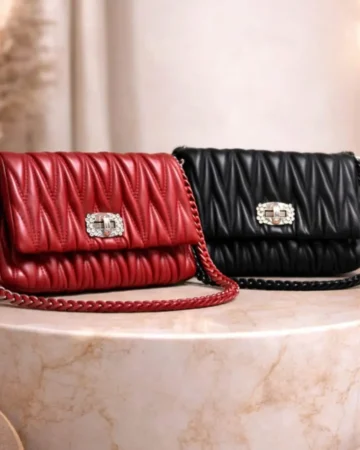 bolsa-- bolsa feminina matelassê vermelha e preta com corrente metálica