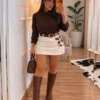 saia curta off white bordada feminina