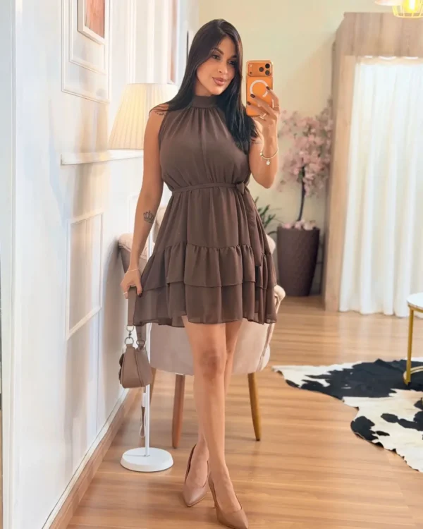 Vestido Curto Preto em Voal com Babados – Elegante e Leve
