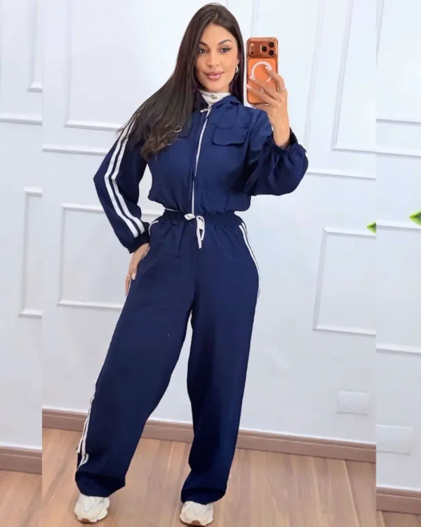 conjunto esportivo feminino azul com listra lateral